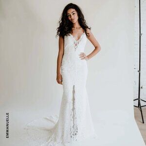 New, never worn, never altered Anais Annette Wedding Dress